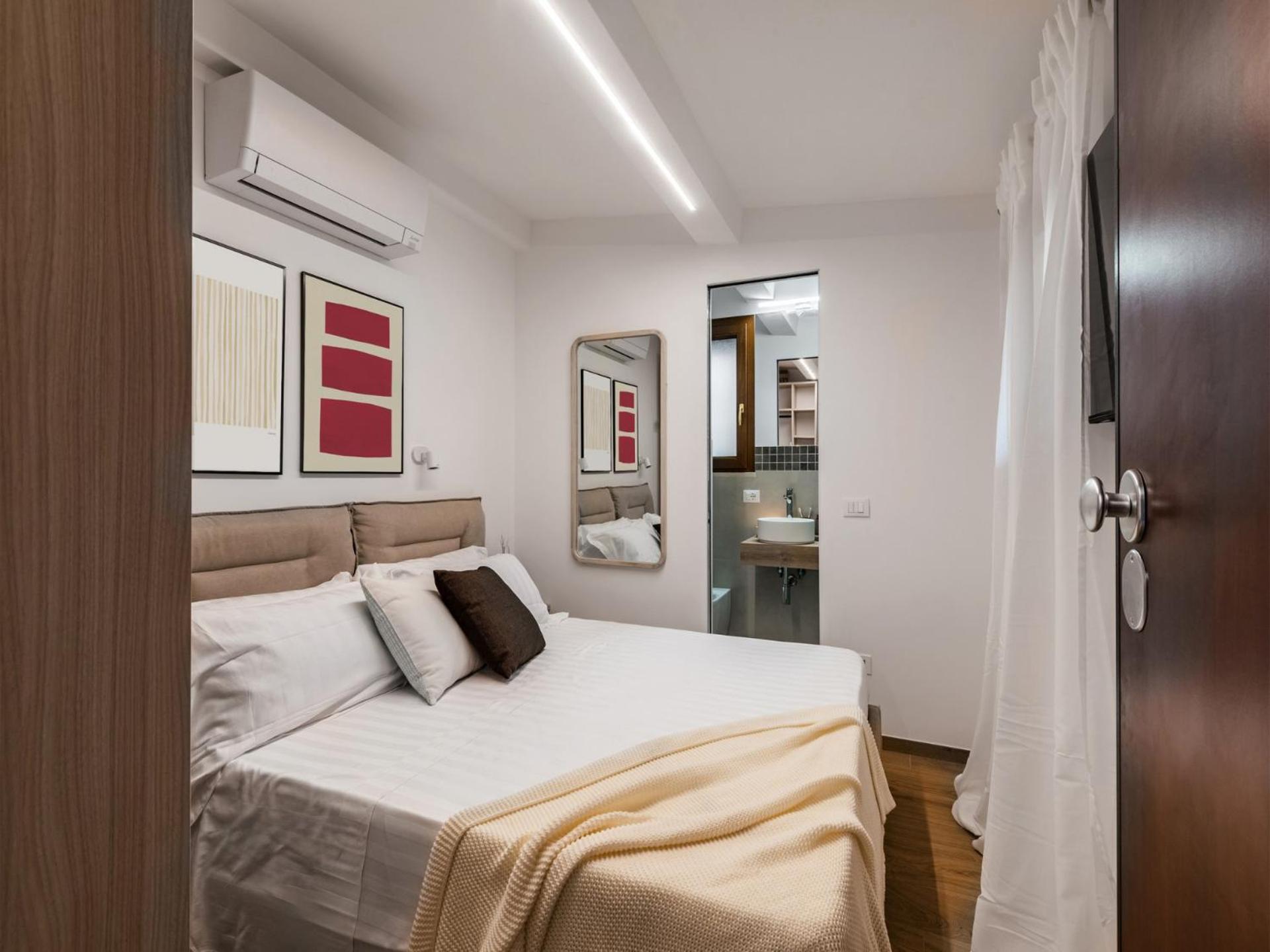 The Rent - Peaceful Oasis With Garden And Jacuzzi Near The Colosseum * Rom