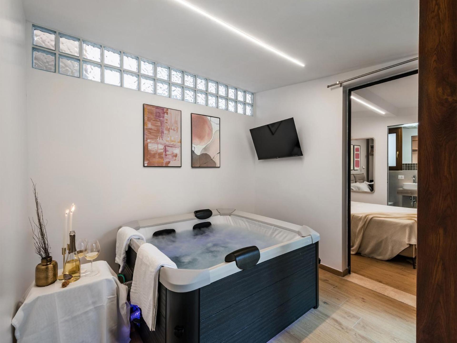 Apartment The Rent - Peaceful Oasis With Garden And Jacuzzi Near The Colosseum