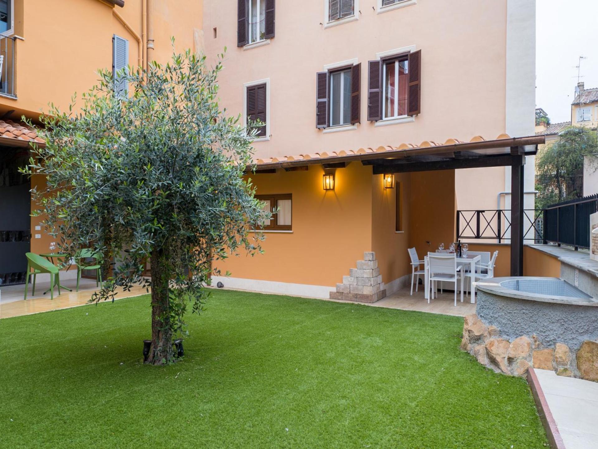 The Rent - Peaceful Oasis With Garden And Jacuzzi Near The Colosseum Rom
