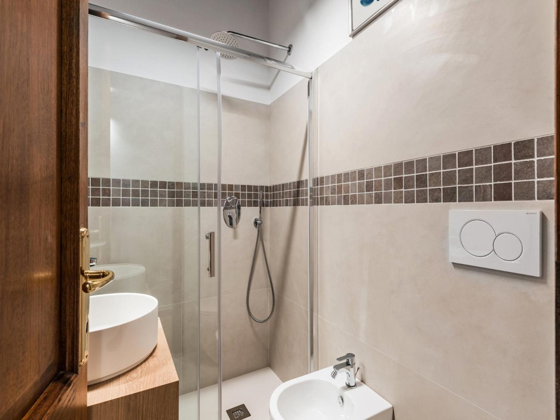 Apartment The Rent - Peaceful Oasis With Garden And Jacuzzi Near The Colosseum Rom