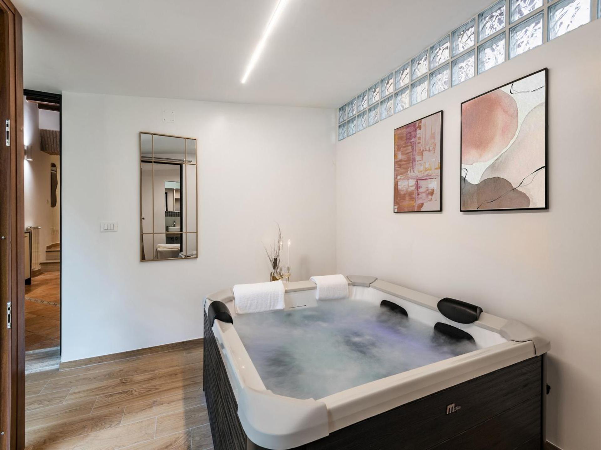 The Rent - Peaceful Oasis With Garden And Jacuzzi Near The Colosseum Apartment Rom